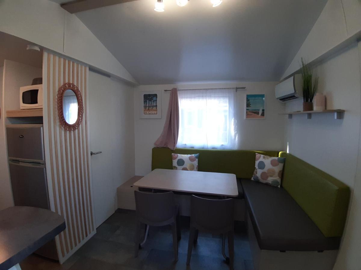 Camping Mobil 4-6 Personnes Au Bord Du D'aureilhan Aureilhan (Landes)